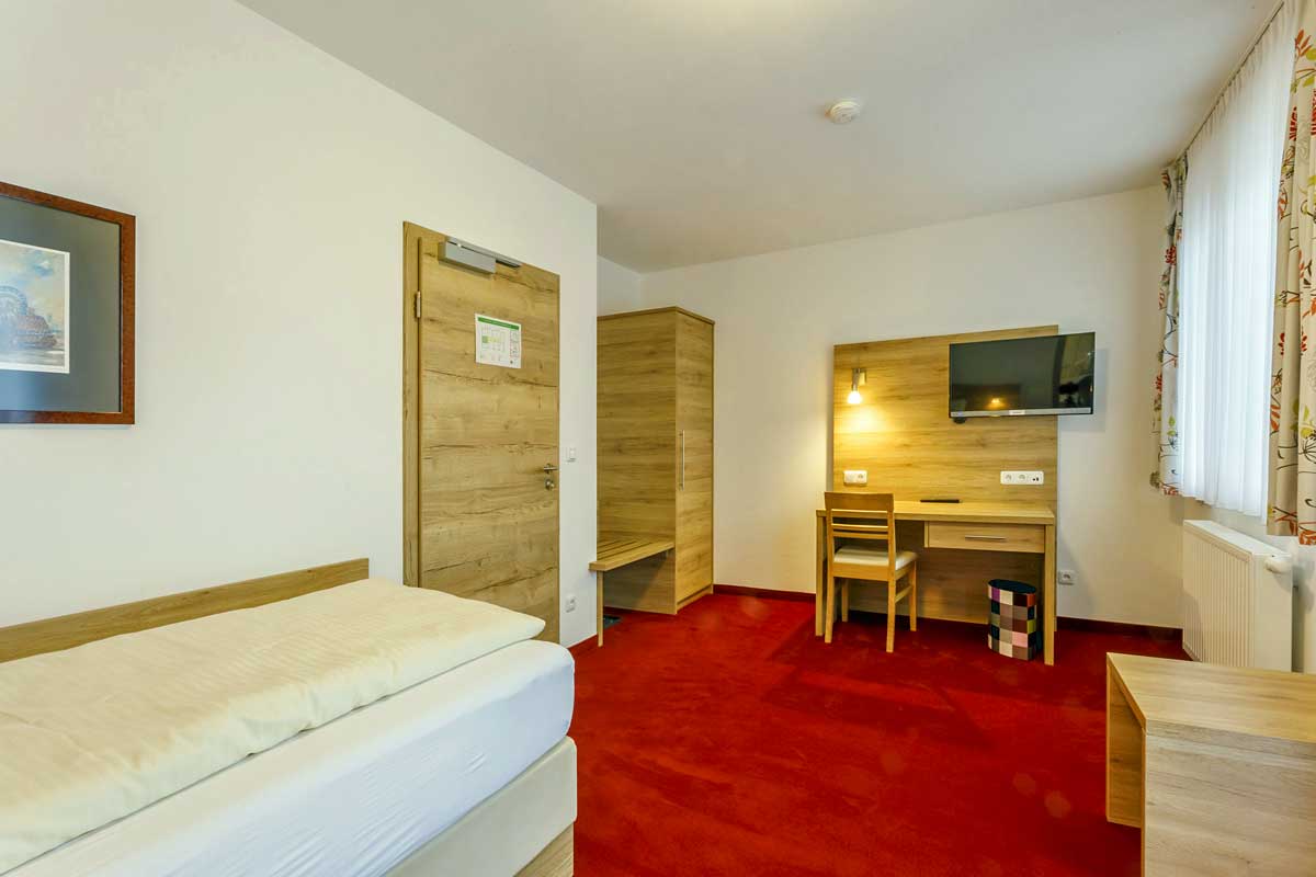 Landhotel Gasthaus Wiedmann - Eresing - Foto: Komfort - Doppelzimmer mit Balkon