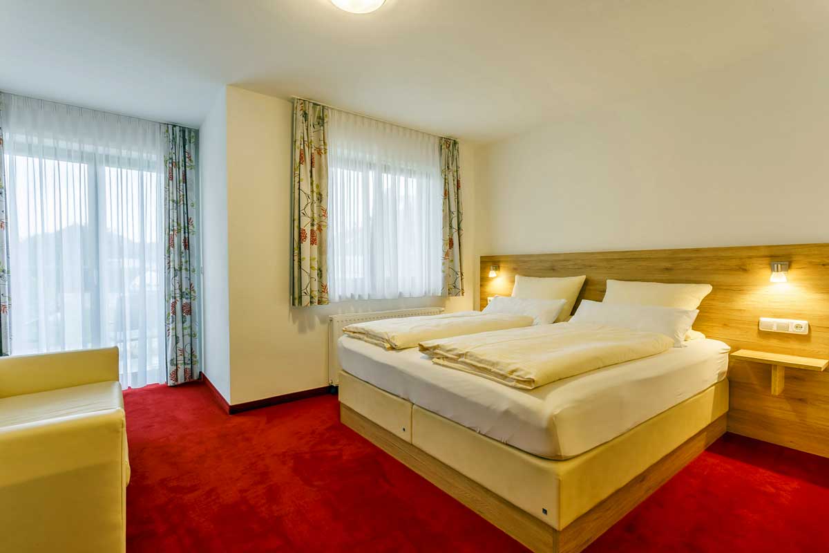 Landhotel Gasthaus Wiedmann - Eresing - Foto: Komfort - Doppelzimmer mit Balkon